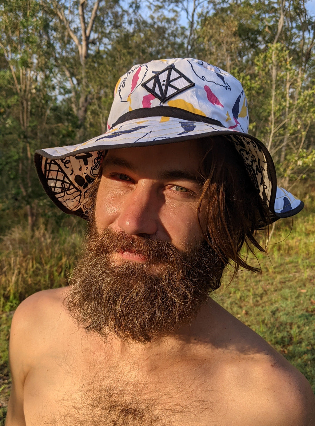 GNK REVERSIBLE BUCKET HAT