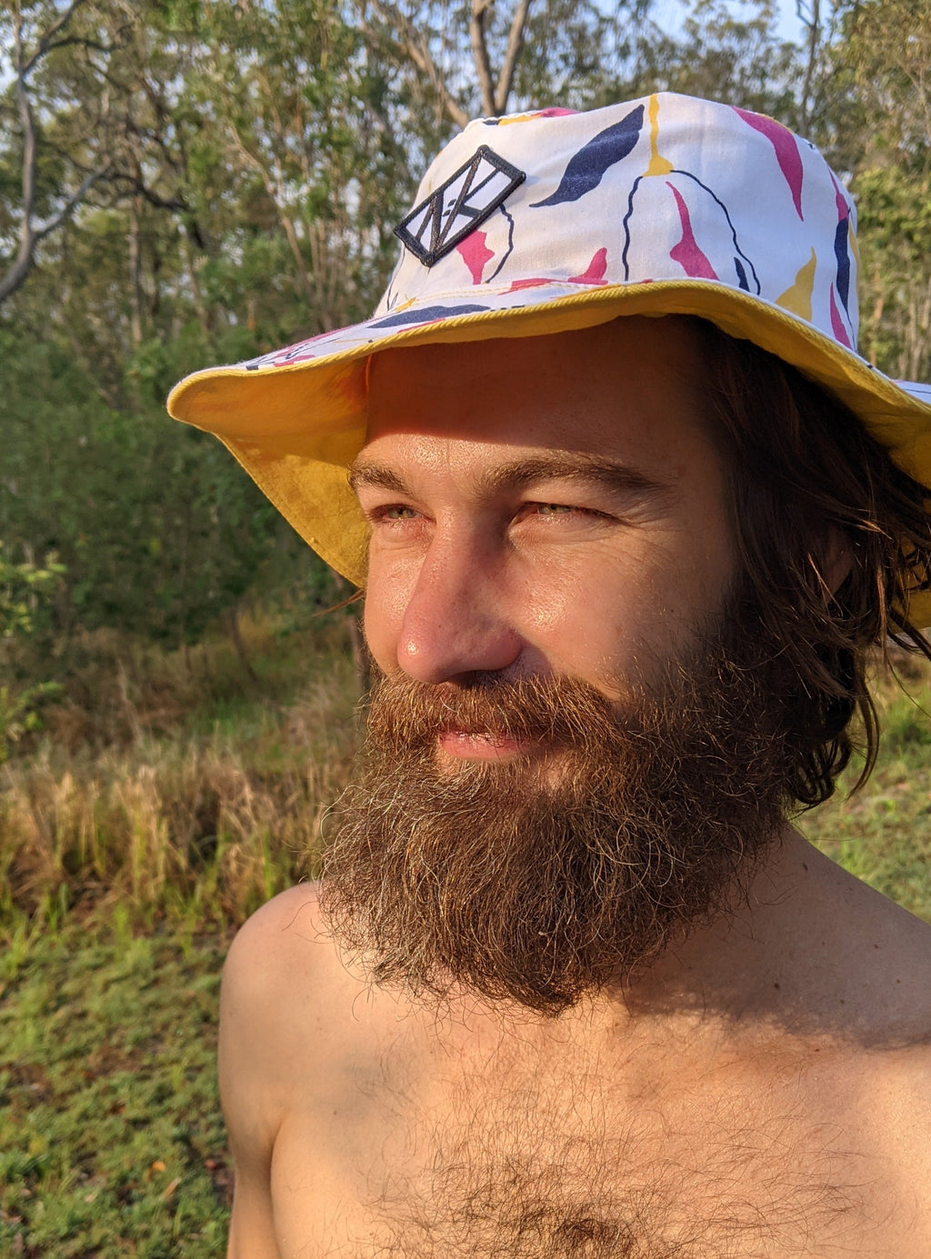 GNK REVERSIBLE BUCKET HAT