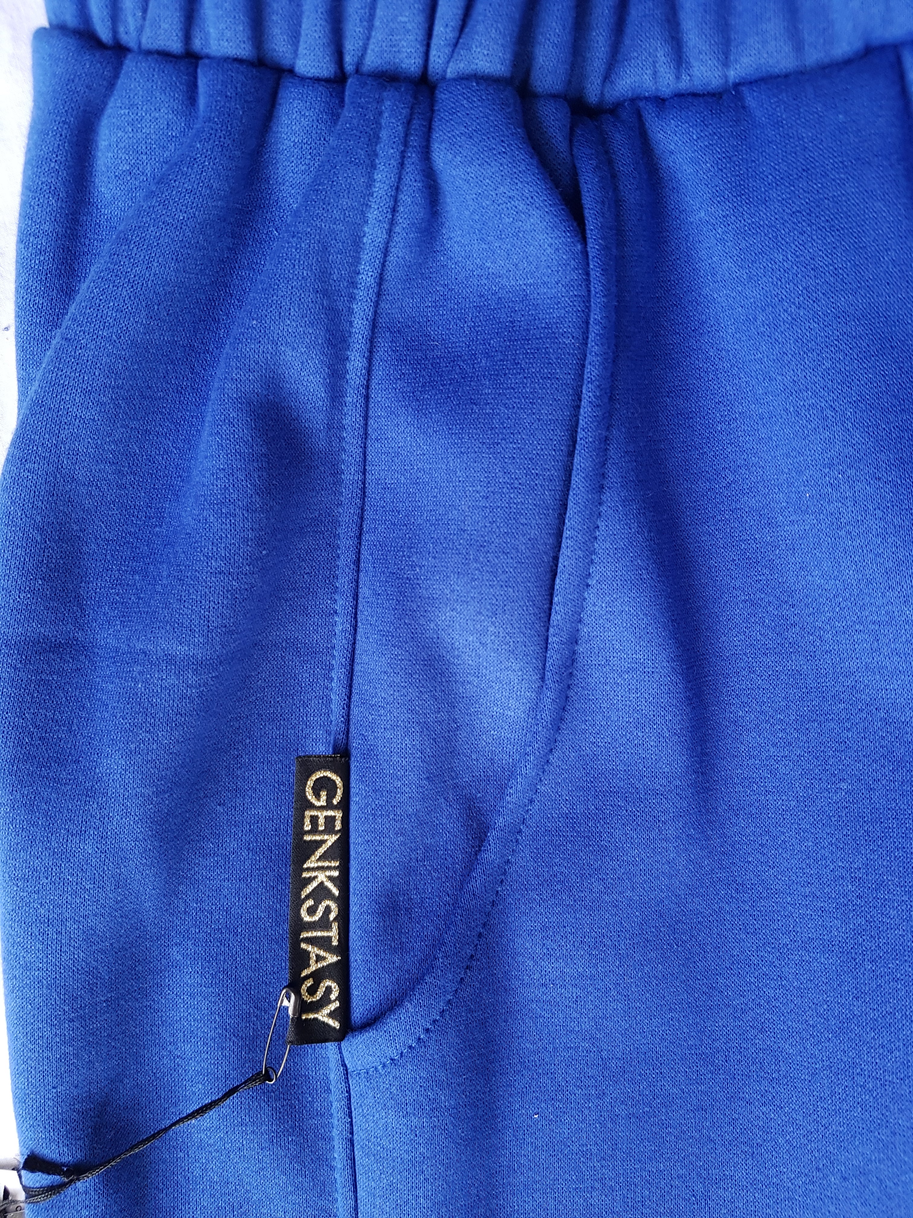 FIERCE PRIDE SWEATS