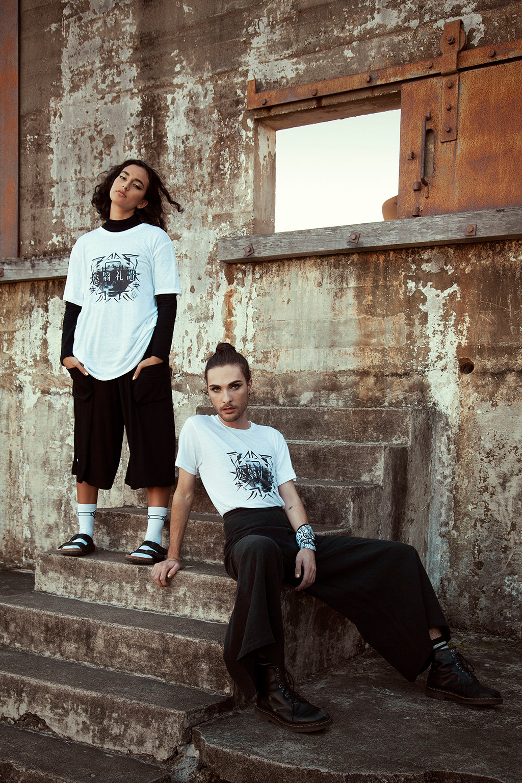 IN PRAISE OF SHADOWS SPORTS T